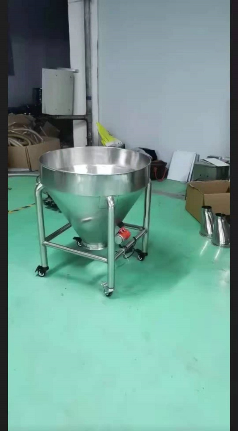 周转料斗